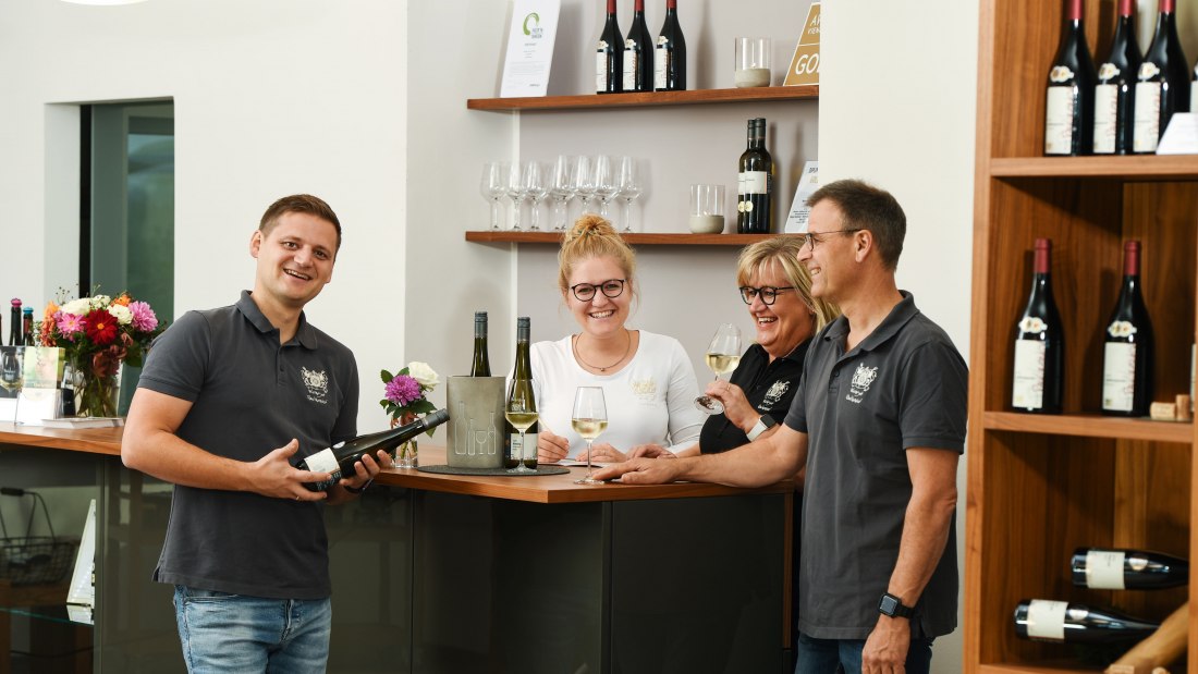 Familie Bernhard, © Weingut Paulinenhof Familie Bernhard, © Weingut Paulinenhof