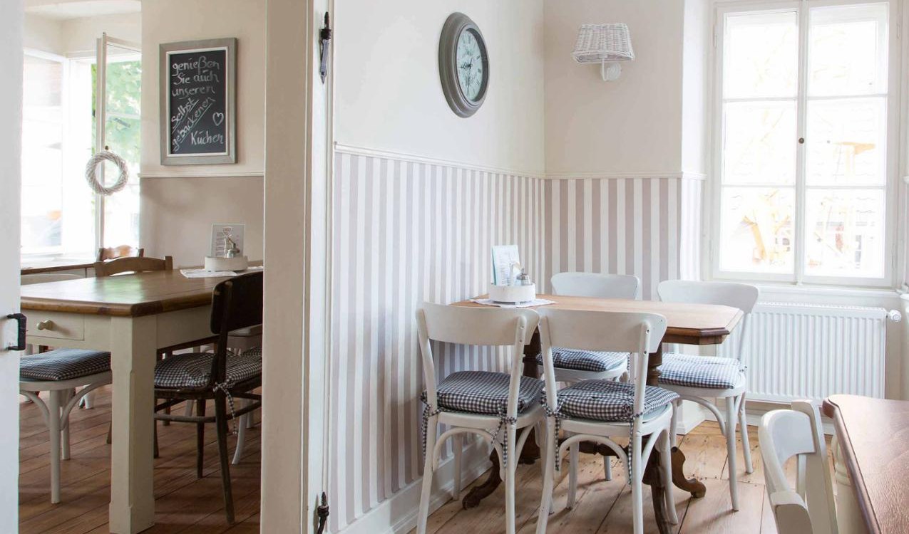 Lower-olm_blums-cafe_1 Lower-olm_blums-cafe_1