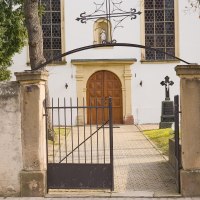 Tor zur Kath Pfarrkirche Mariä Himmelfahrt