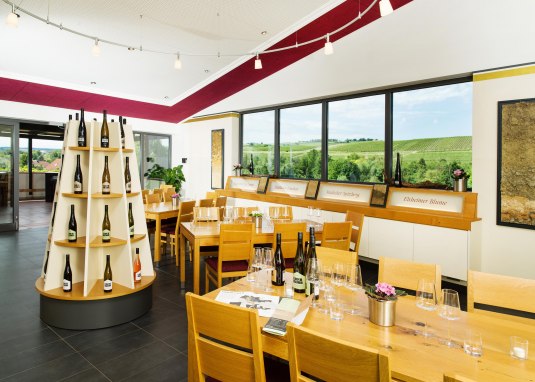 Panorama-Vinothek Weingut Eppelmann © Rhenhessen-Touristik, Fotograf: Carsten Costard Panorama-Vinothek Weingut Eppelmann © Rhenhessen-Touristik, Fotograf: Carsten Costard