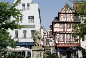Eiermarkt mit Michel Mort- Denkmal © Gesundheit und Tourismus für Bad Kreuznach GmbH Eiermarkt mit Michel Mort- Denkmal © Gesundheit und Tourismus für Bad Kreuznach GmbH