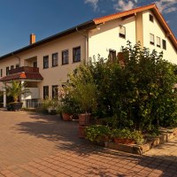 Hotel Aussen mit Grün Hotel Aussen mit Grün