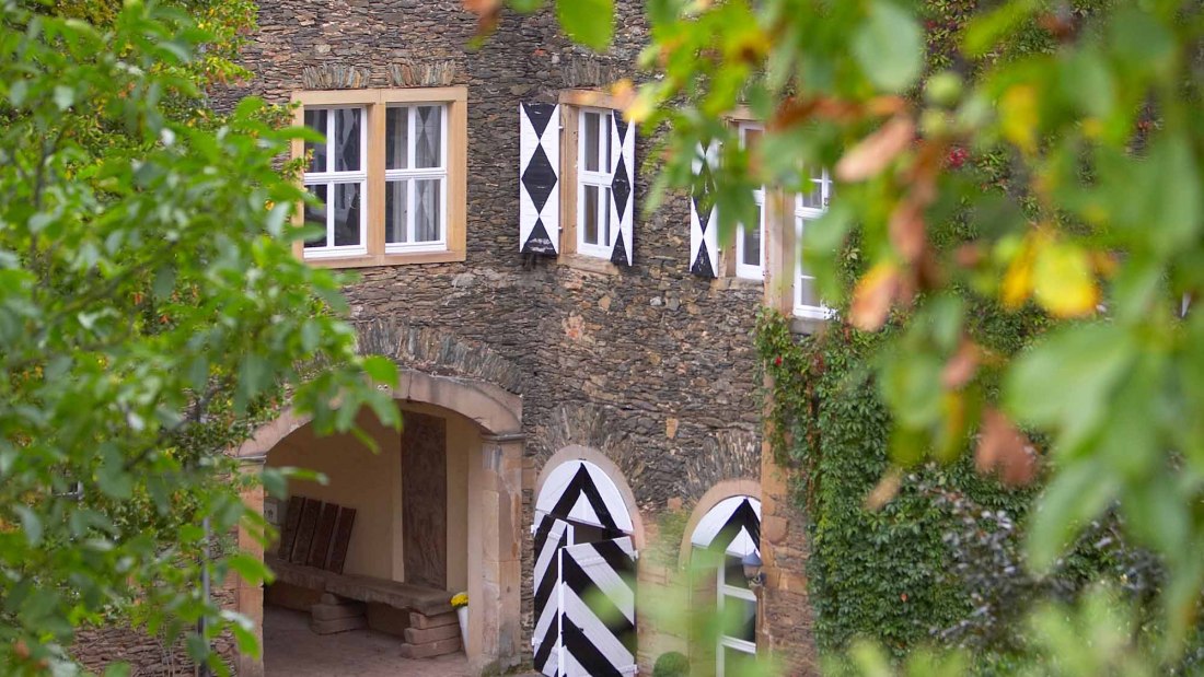 Prinz zu Salm-Dalberg'sches_Torbogen- Eingang Schloss Internet, © Prinz zu Salm-Dalberg'sches Prinz zu Salm-Dalberg'sches_Torbogen- Eingang Schloss Internet, © Prinz zu Salm-Dalberg'sches