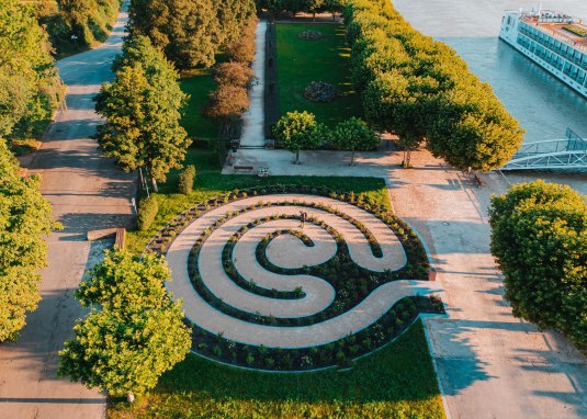 Kriemhilds Rosengarten Rheinpromenade © Paul Michael Kriemhilds Rosengarten Rheinpromenade © Paul Michael