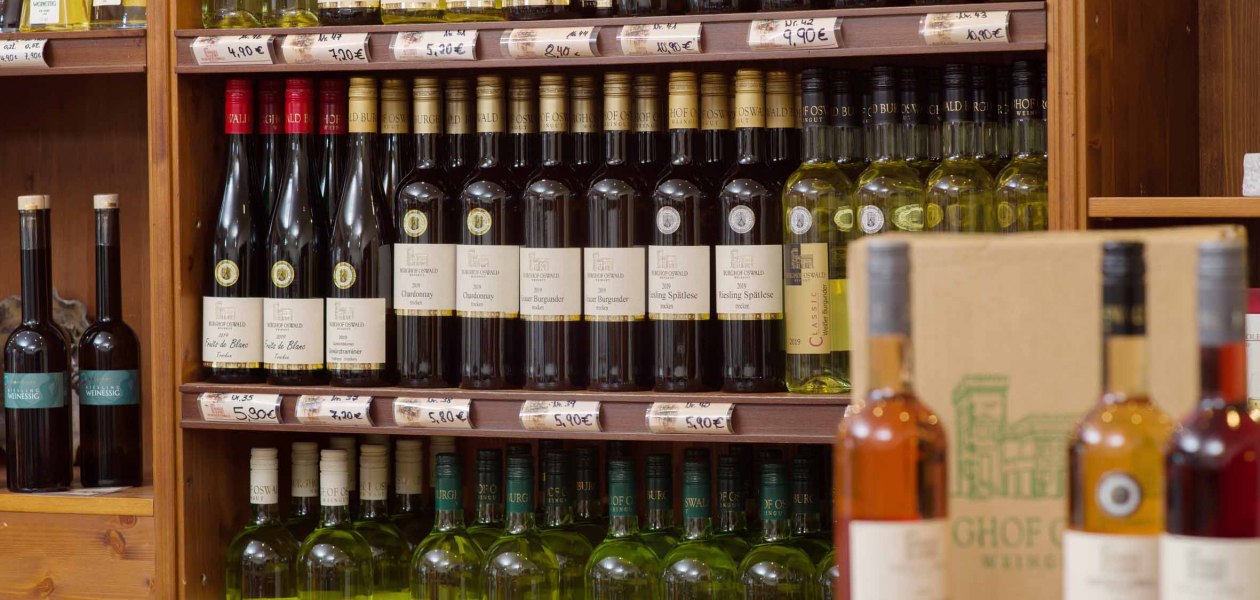 Weingut Burghof Oswald_Vinothek 2, © Weingut Burghof Oswald Weingut Burghof Oswald_Vinothek 2, © Weingut Burghof Oswald