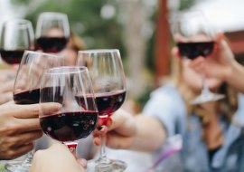 Wein, © Foto von Kelsey Knight auf Unsplash Wein, © Foto von Kelsey Knight auf Unsplash