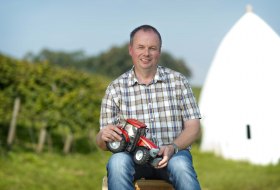 Mitarbeiter für Online Kommunikation bei Rheinhessenwein e.V. Mitarbeiter für Online Kommunikation bei Rheinhessenwein e.V.