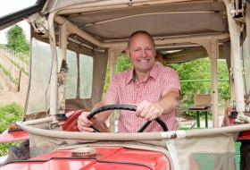 Weingut Fritz Ekkehard Huff_Winzer 2 © Weingut Fritz Ekkehard Huff Weingut Fritz Ekkehard Huff_Winzer 2 © Weingut Fritz Ekkehard Huff