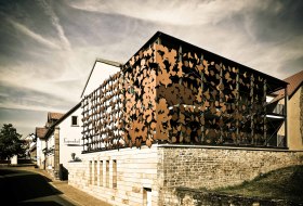 Weingut Espenhof_Fassade_Richard_Bord_high_res Internet, © Weingut Espenhof Weingut Espenhof_Fassade_Richard_Bord_high_res Internet, © Weingut Espenhof