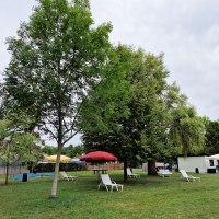 Freibad Sprendlingen, Liegewiese mit Spielplatz Freibad Sprendlingen, Liegewiese mit Spielplatz