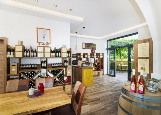 Vinothek Weingut Strub 1 © Carsten Costard Vinothek Weingut Strub 1 © Carsten Costard