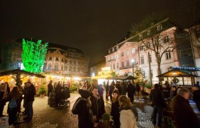 WinterZeit am Schillerplatz © mainzplus CITYMARKETING GmbH WinterZeit am Schillerplatz © mainzplus CITYMARKETING GmbH