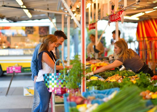 Ingelheimer Wochenmarkt © Stadt Ingelheim/Angelika Stehle Ingelheimer Wochenmarkt © Stadt Ingelheim/Angelika Stehle