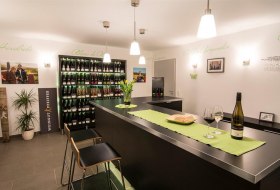 Vinothek Pfeiffer a Vinothek Pfeiffer a