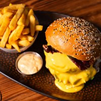 Burger Juicy Lucy © medienproduktion 2.0 Burger Juicy Lucy © medienproduktion 2.0