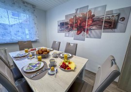 Frühstück im Esszimmer Frühstück im Esszimmer