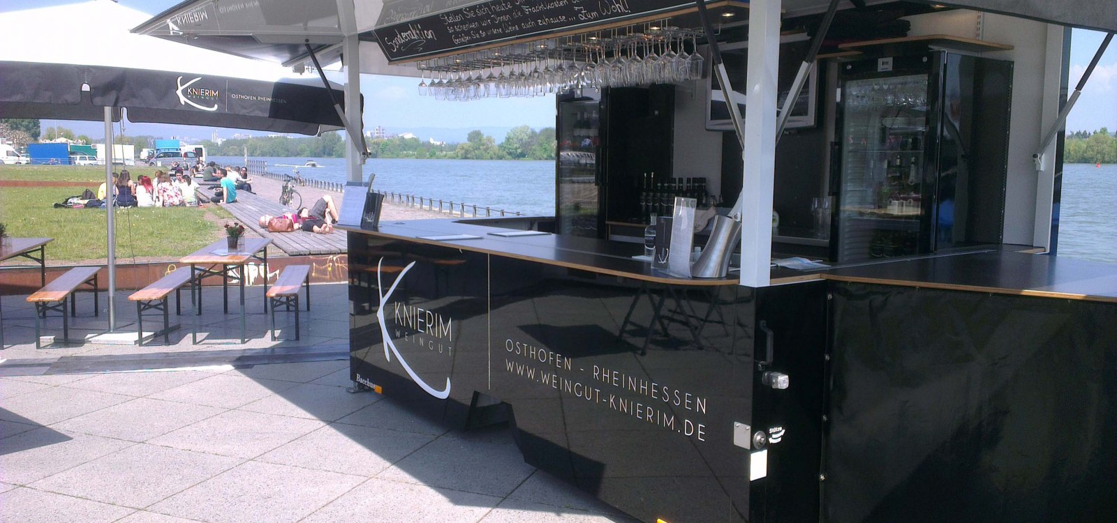 wine stand, © Weingut Reinhart u. David Knierim wine stand, © Weingut Reinhart u. David Knierim