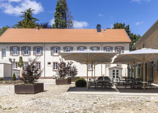 Innenhof Terasse © Weingut Wittmann Innenhof Terasse © Weingut Wittmann