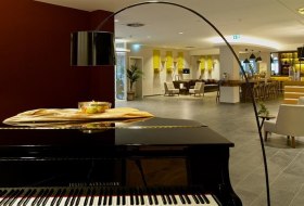Lobby mit Klavier Lobby mit Klavier