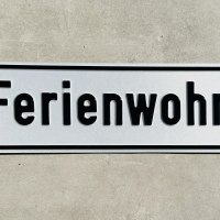 Kostenloser Parkplatz direkt auf dem Grundstück Kostenloser Parkplatz direkt auf dem Grundstück