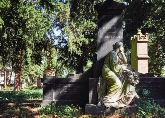 Grabstein Alter Friedhof 01 © Stefan Esser Grabstein Alter Friedhof 01 © Stefan Esser