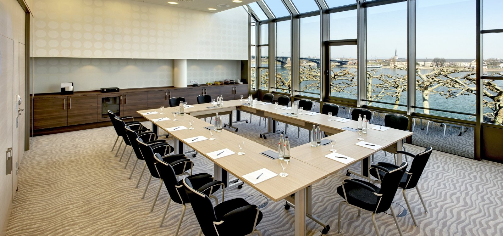 Tagungshotel Hilton Mainz, © Hilton Hotel Mainz Tagungshotel Hilton Mainz, © Hilton Hotel Mainz