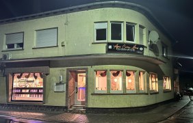 Apna Curry Haus Außenansicht © Apna Curry Haus Apna Curry Haus Außenansicht © Apna Curry Haus