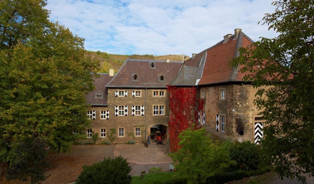 Prinz zu Salm-Dalberg'sches_Innenhof Schloss Wallhausen Klein, © Prinz zu Salm-Dalberg'sches Prinz zu Salm-Dalberg'sches_Innenhof Schloss Wallhausen Klein, © Prinz zu Salm-Dalberg'sches