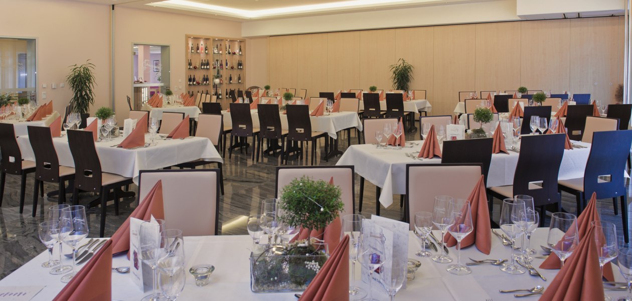 Bechtel_Tische Bechtel_Tische