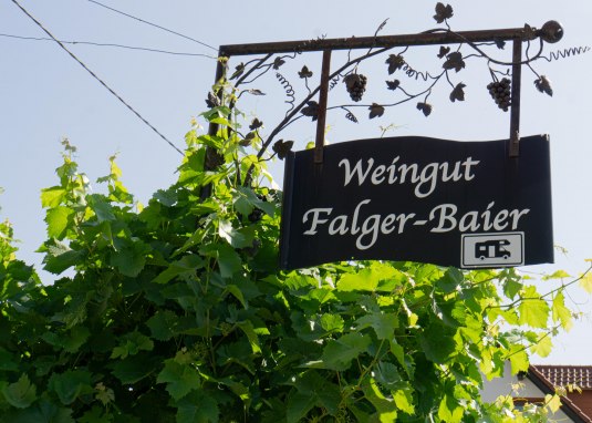 Reisemobilstellplatz Weinhaus Baier, Gimbsheim Reisemobilstellplatz Weinhaus Baier, Gimbsheim