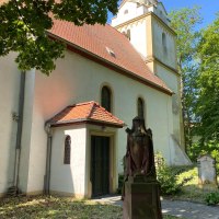 Eingang der Bonifatiuskirche Alsheim Eingang der Bonifatiuskirche Alsheim