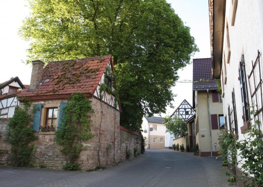 HEITERE ORTS- und STADTFÜHRUNGEN © Angelika Friedrich HEITERE ORTS- und STADTFÜHRUNGEN © Angelika Friedrich