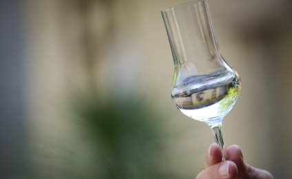Weingut & Brennerei Otto Nehrbaß_Schnapsglas 2, © Weingut & Brennerei Otto Nehrbaß Weingut & Brennerei Otto Nehrbaß_Schnapsglas 2, © Weingut & Brennerei Otto Nehrbaß