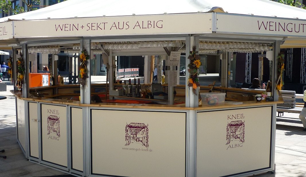 Weingut Knell_Weinstand, © Weingut Knell Weingut Knell_Weinstand, © Weingut Knell