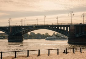 Theodor-Heuss-Brücke © mainzplus CITYMARKETING GmbH Theodor-Heuss-Brücke © mainzplus CITYMARKETING GmbH