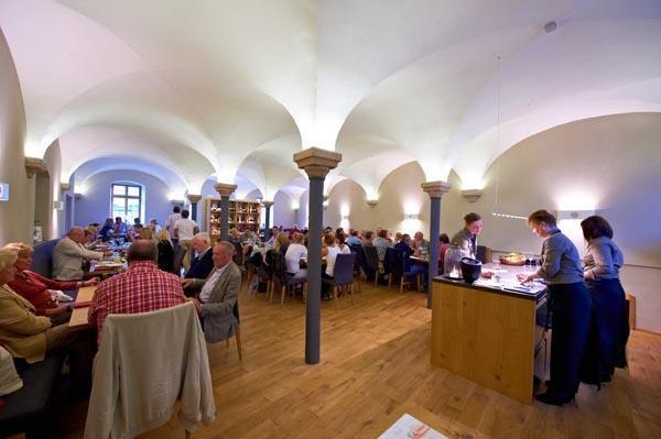 Kuhkapelle Weingut Wasem beleuchtet, © Weingut Wasem Kuhkapelle Weingut Wasem beleuchtet, © Weingut Wasem