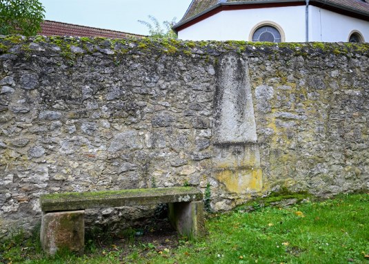 Ältester Grabstein © Touritikverein Wonnegau e.V. Ältester Grabstein © Touritikverein Wonnegau e.V.