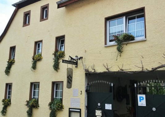 Weinhaus Schlich © Weinhaus Schlich Weinhaus Schlich © Weinhaus Schlich