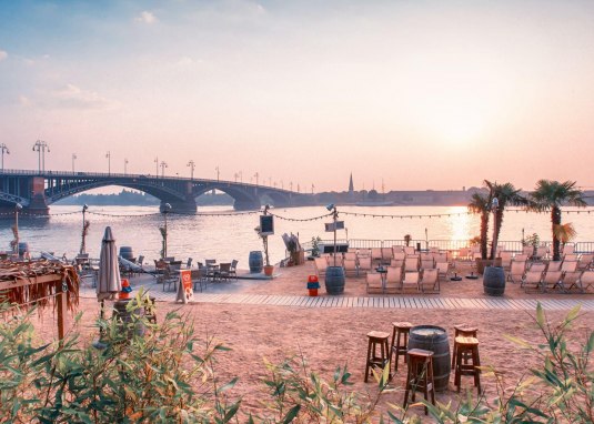 Abendstimmung Mainzstrand © (c) Fotofarmer_Tourismusfonds Mainz e.V. Abendstimmung Mainzstrand © (c) Fotofarmer_Tourismusfonds Mainz e.V.