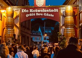 80 Jahre Rotweinfest, © Nadja Glässel-Roucka 80 Jahre Rotweinfest, © Nadja Glässel-Roucka