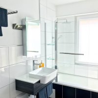 Badewanne mit Regendusche © Kisch Badewanne mit Regendusche © Kisch