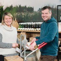 Vinothek Weinzuhause Stefanie Wild & Tobias Becker © Carsten Costard Vinothek Weinzuhause Stefanie Wild & Tobias Becker © Carsten Costard