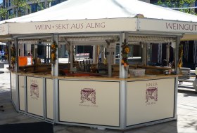 Weingut Knell_Weinstand © Weingut Knell Weingut Knell_Weinstand © Weingut Knell