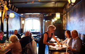 Weinhaus Wilhelmi Gastraum © Robert Dieth Weinhaus Wilhelmi Gastraum © Robert Dieth