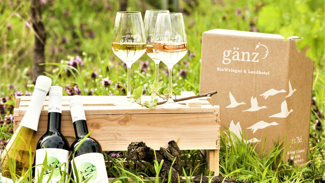 weingut-gaenz-flaschen-und-glaeser, © Weingut Gänz weingut-gaenz-flaschen-und-glaeser, © Weingut Gänz