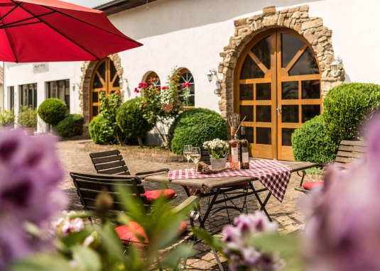 Weingut Holthof_Schild © Rheinhessen-Touristik Weingut Holthof_Schild © Rheinhessen-Touristik