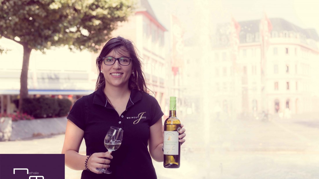 Weingut Janz_Winzerin, © Nathalie Michel Weingut Janz_Winzerin, © Nathalie Michel