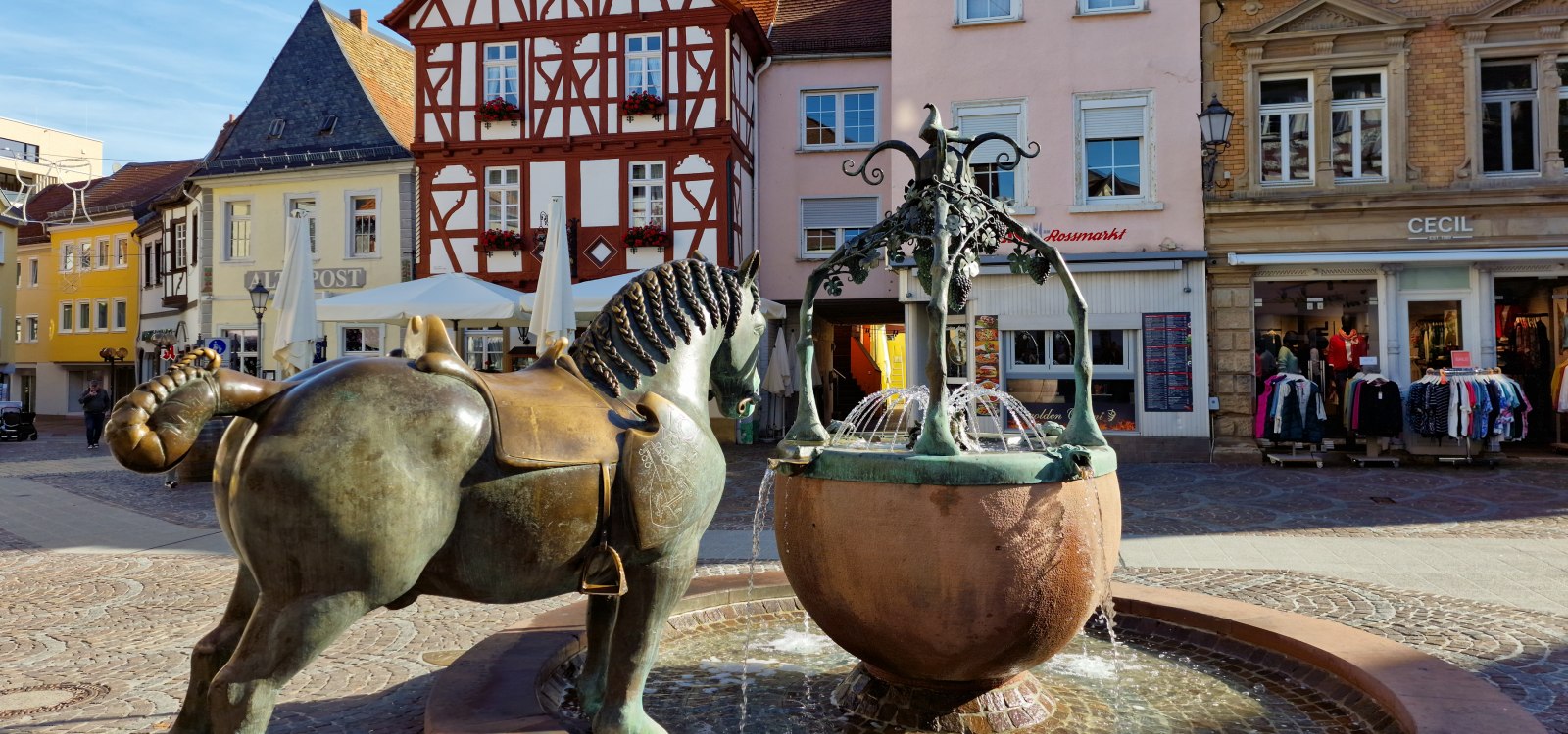 Rossmarkt Alzey, © CC0 4.0 Katja Zentel Rossmarkt Alzey, © CC0 4.0 Katja Zentel