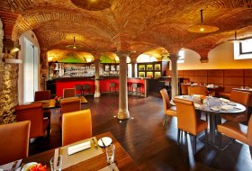 osthofen_weinbar-and-restaurant-vis-a-vis new osthofen_weinbar-and-restaurant-vis-a-vis new