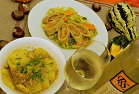 Kürbismaultaschen auf Wirsingbett mit Kartoffelsalat © Liebstöckelschuh Kürbismaultaschen auf Wirsingbett mit Kartoffelsalat © Liebstöckelschuh